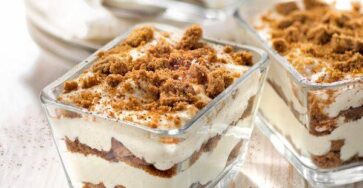 errine de tiramisu avec biscuits imbibés de café et crème au mascarpone