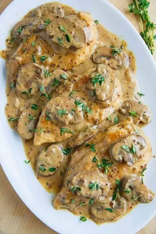 La Recette Facile du Poulet à la Moutarde et aux Champignons