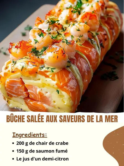 Bûche salée aux saveurs de la mer garnie de saumon et crabe, servie sur un plat élégant.