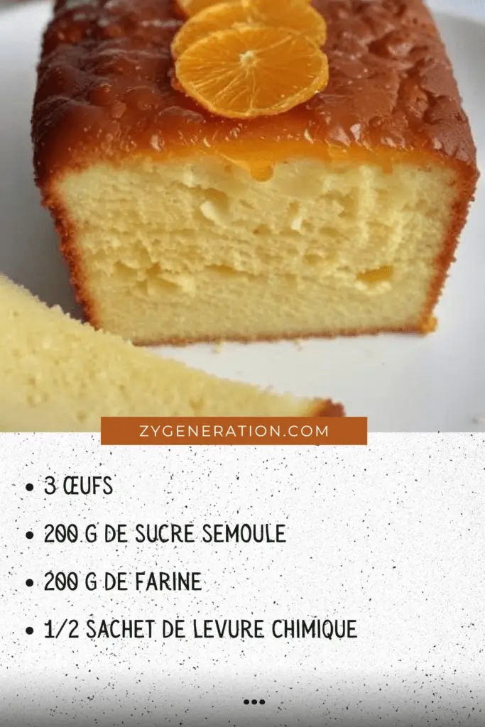 Un cake à l’orange doré, imbibé de sirop et garni de zestes d’orange et de sucre glace.