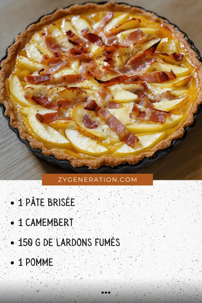 Tarte dorée au camembert fondant, avec lardons croustillants et pommes caramélisées, servie sur une planche en bois.