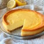 cheesecake moelleux citron mascarpone sur fond clair