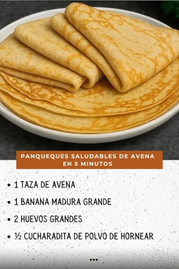 Panqueques saludables de avena caseros servidos con frutas frescas y yogur