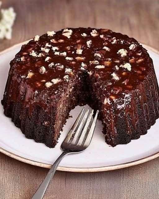 Portion de dessert chocolaté moelleux sans sucre, sans farine et sans matières grasses