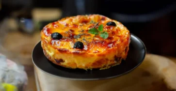 flan provençal salé aux légumes avec olives et herbes