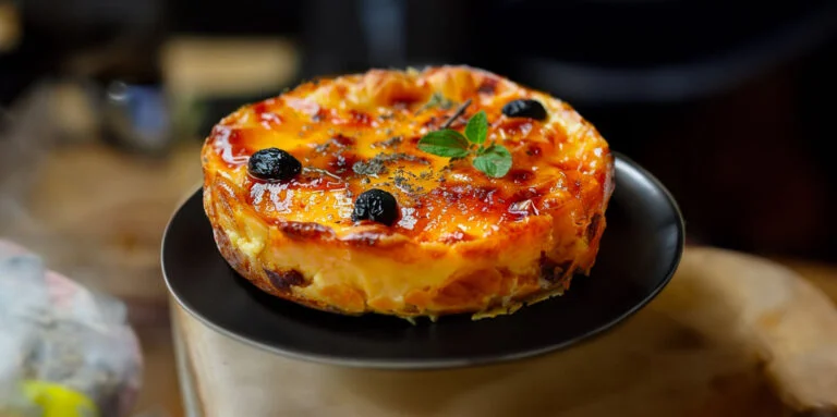flan provençal salé aux légumes avec olives et herbes