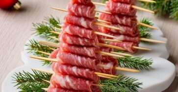 sapins apéritifs au saucisson en brochettes décorations romarin