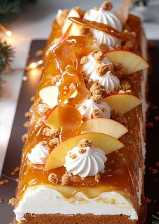 bûche de noël caramel beurre salé avec pommes caramélisées et spéculoos