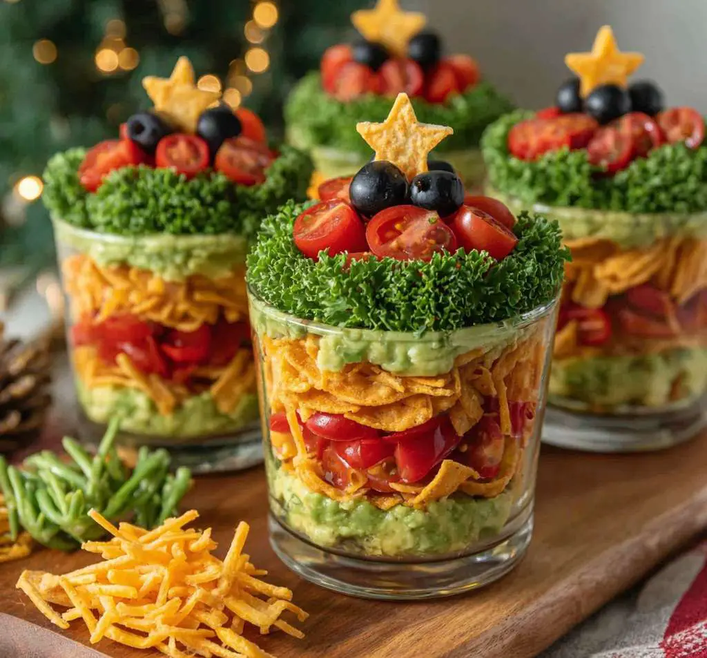 Verrines apéritives guacamole tomates et chips croustillantes