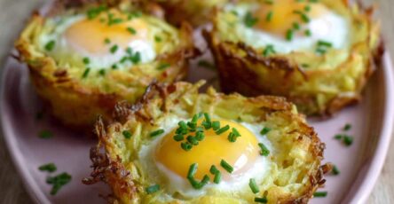 Nids de pommes de terre aux œufs coulants au four