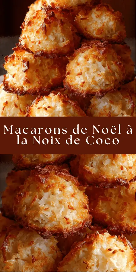 Macarons de Noël dorés à la noix de coco, légèrement croustillants et décorés de chocolat.