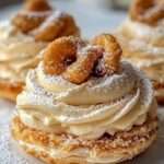 Paris-Brest maison en couronne de pâte à choux dorée garnie de crème pralinée onctueuse, croustillant praliné et sucre glace, décoré de noisettes caramélisées.