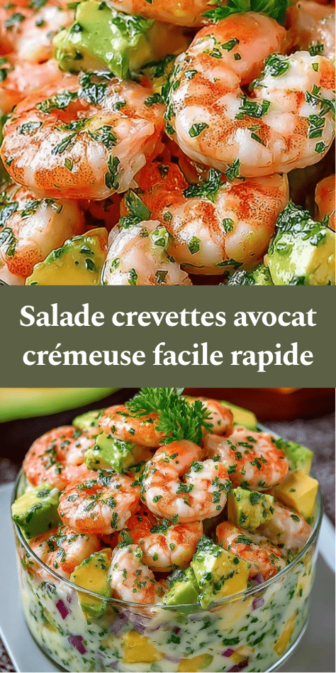 Salade de crevettes et avocat en dés nappée d’une sauce crémeuse aux herbes, présentée dans un bol avec persil frais et oignon rouge.
