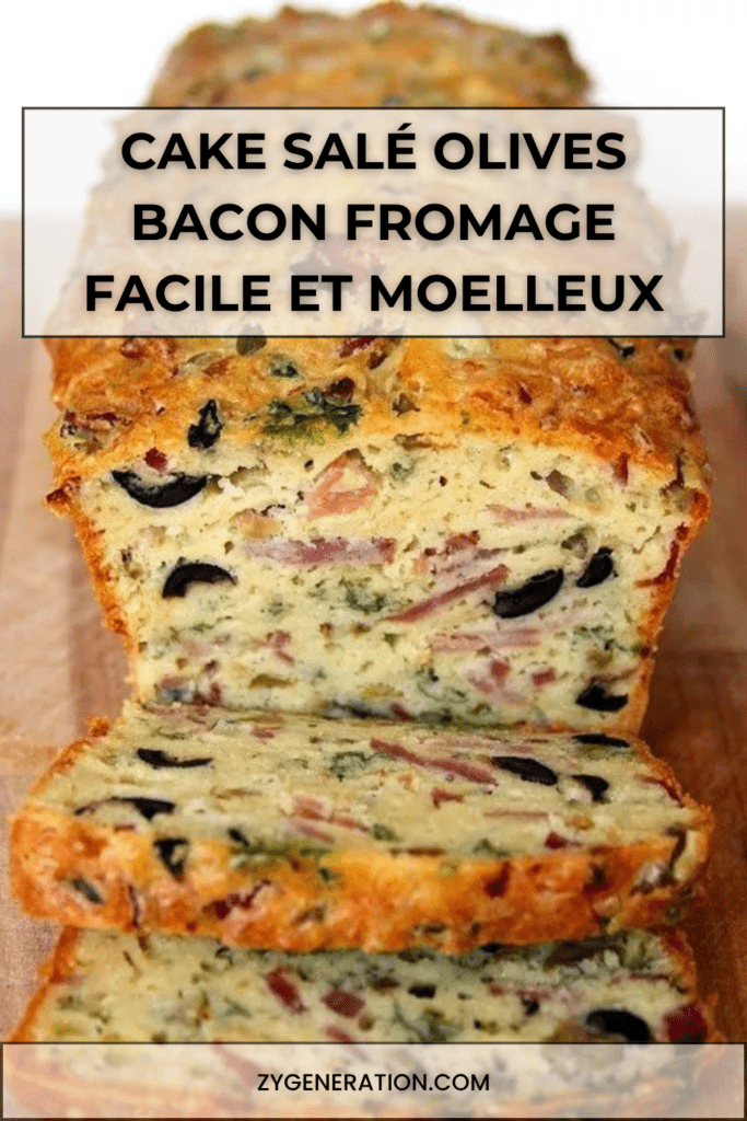 Cake salé doré aux olives noires, olives vertes, bacon et fromage râpé, coupé en tranches moelleuses pour l’apéritif ou un buffet.